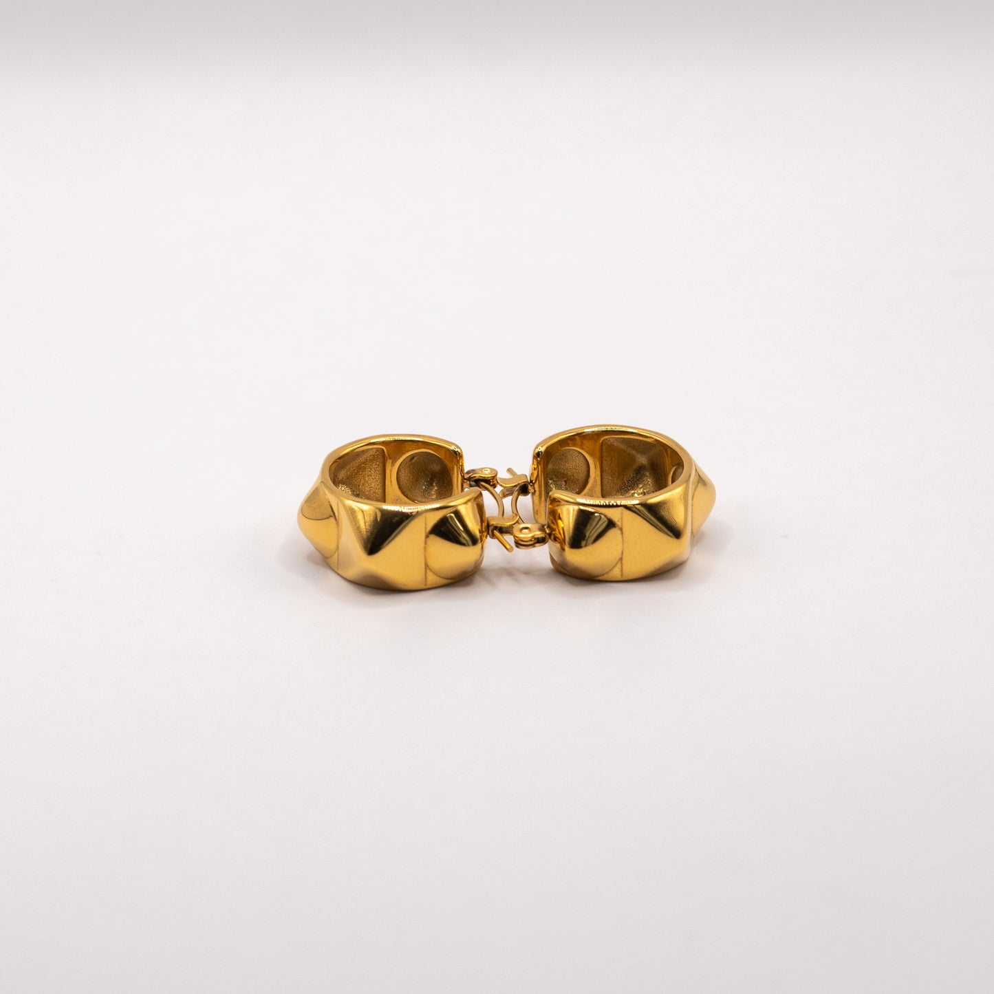 Cleo Hoops