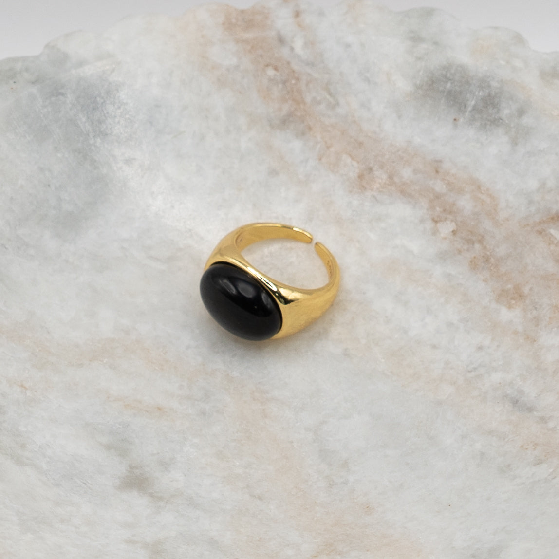 Luna Nero Ring