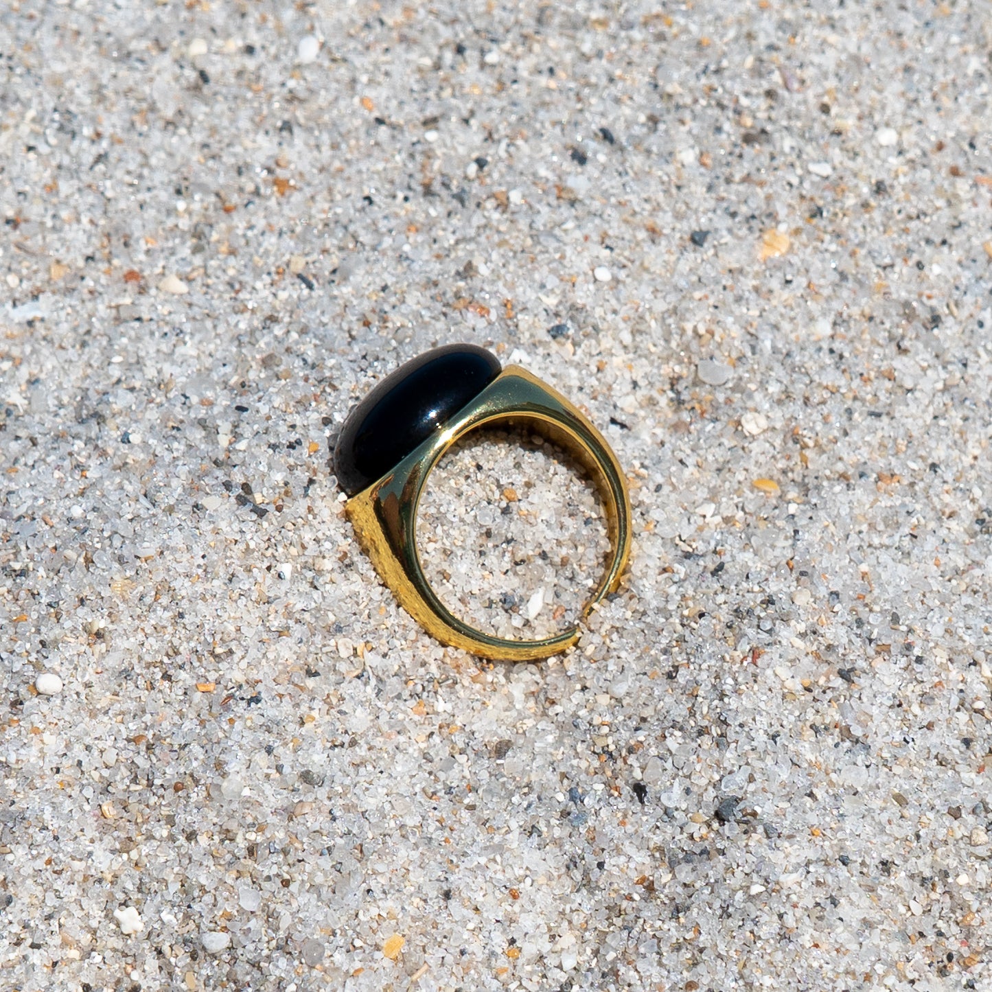 Luna Nero Ring
