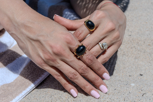 Luna Nero Ring